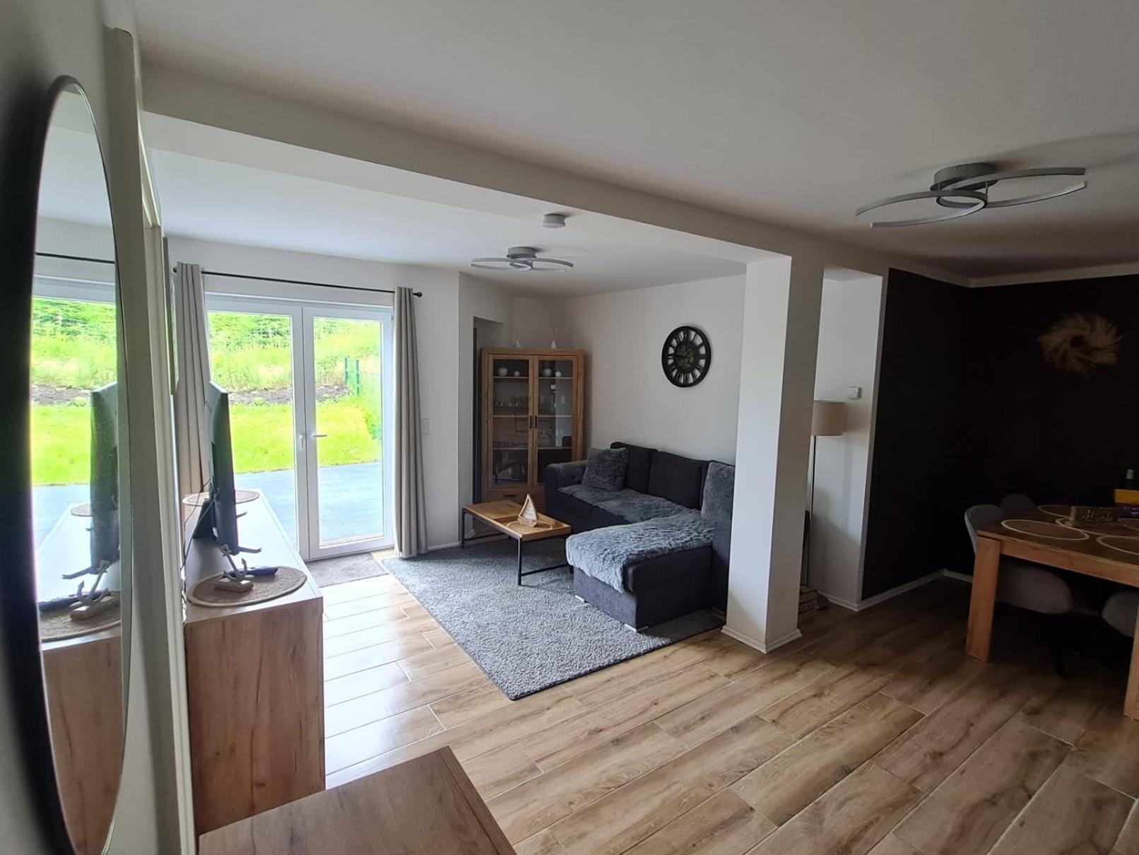 Greenhouse Living Apartment Nivis Mit Garten - 4 Minuten Nach Winterberg - Wandern, Mountainbike Fahren - Natur Geniessen Medebach Szoba fotó